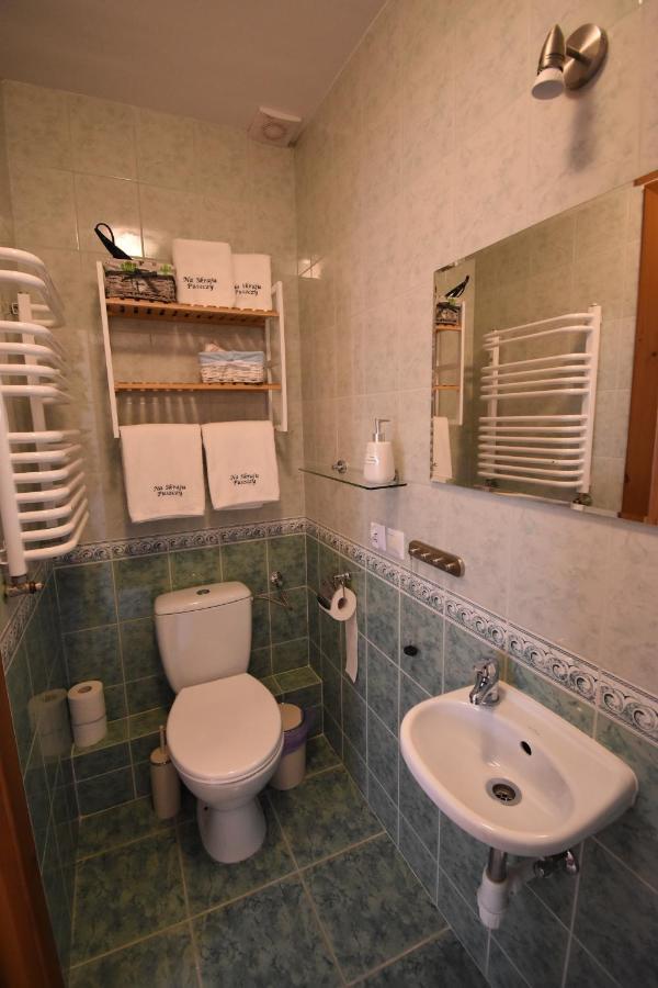 Pokoje Goscinne Na Skraju Puszczy Pogorzelce Exterior photo