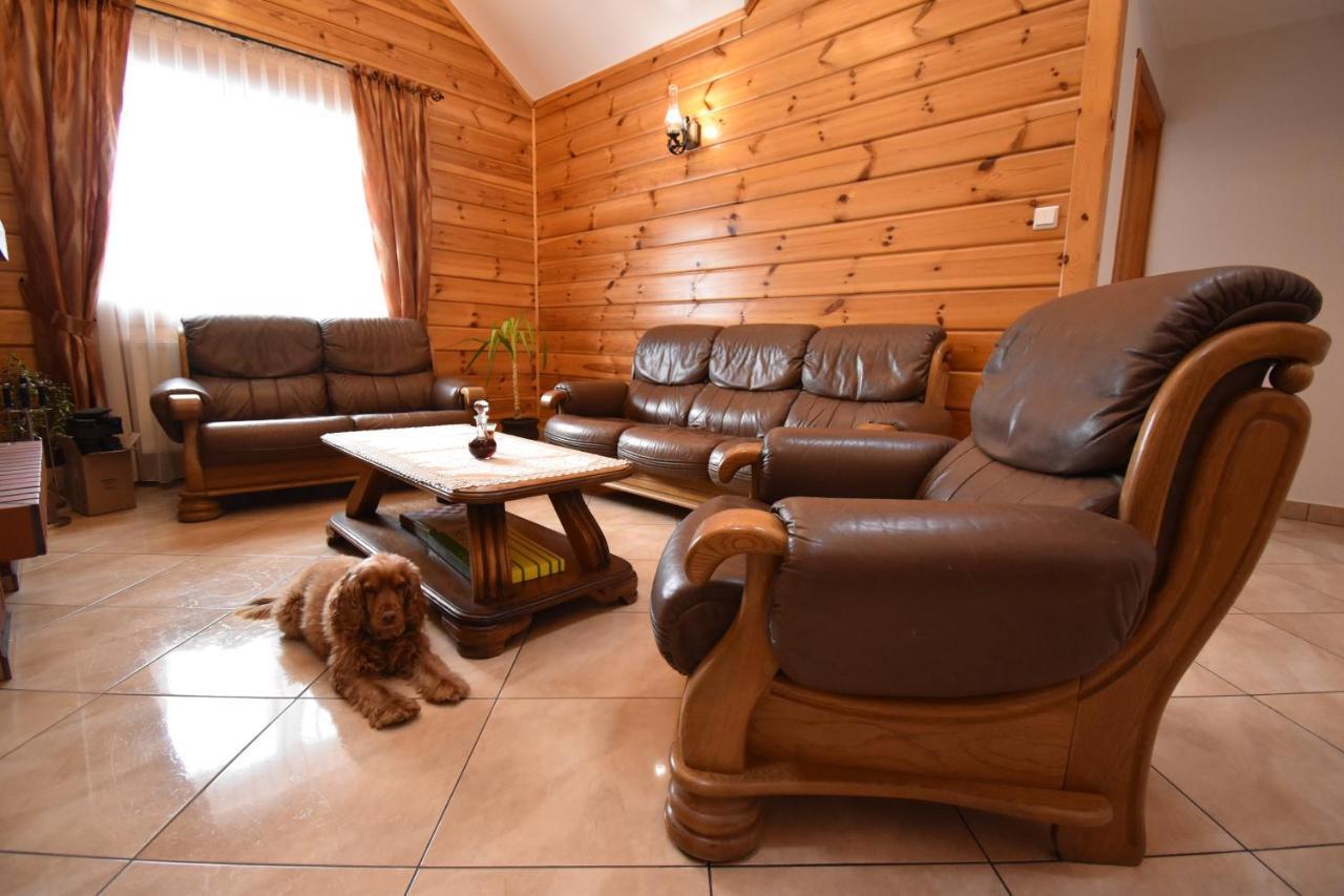 Pokoje Goscinne Na Skraju Puszczy Pogorzelce Exterior photo